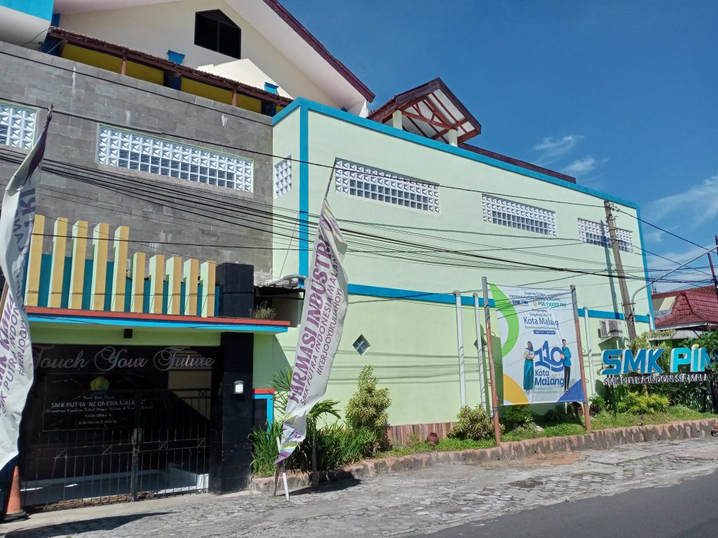 SMK Putra Indonesia Malang